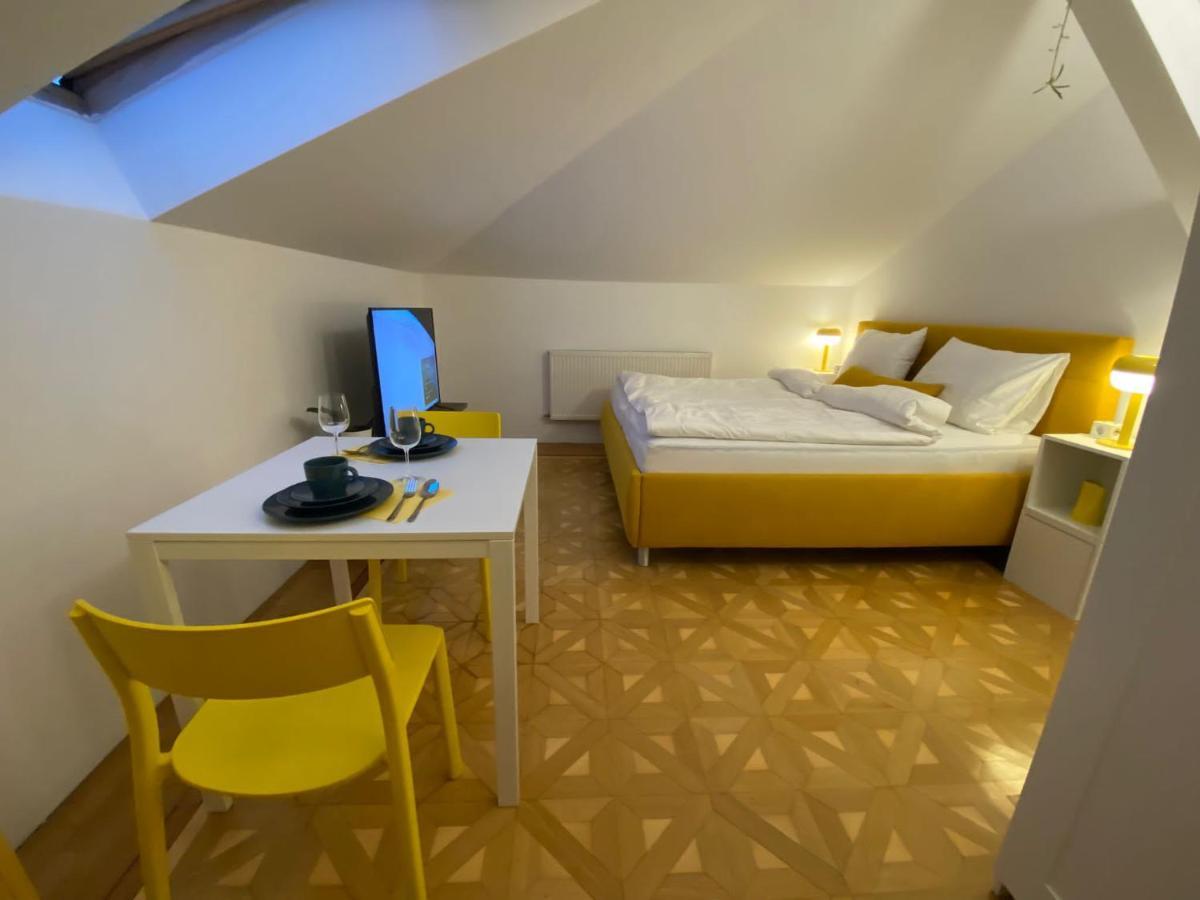 Small But Charming-Yellow Appartement Baden Exterior foto